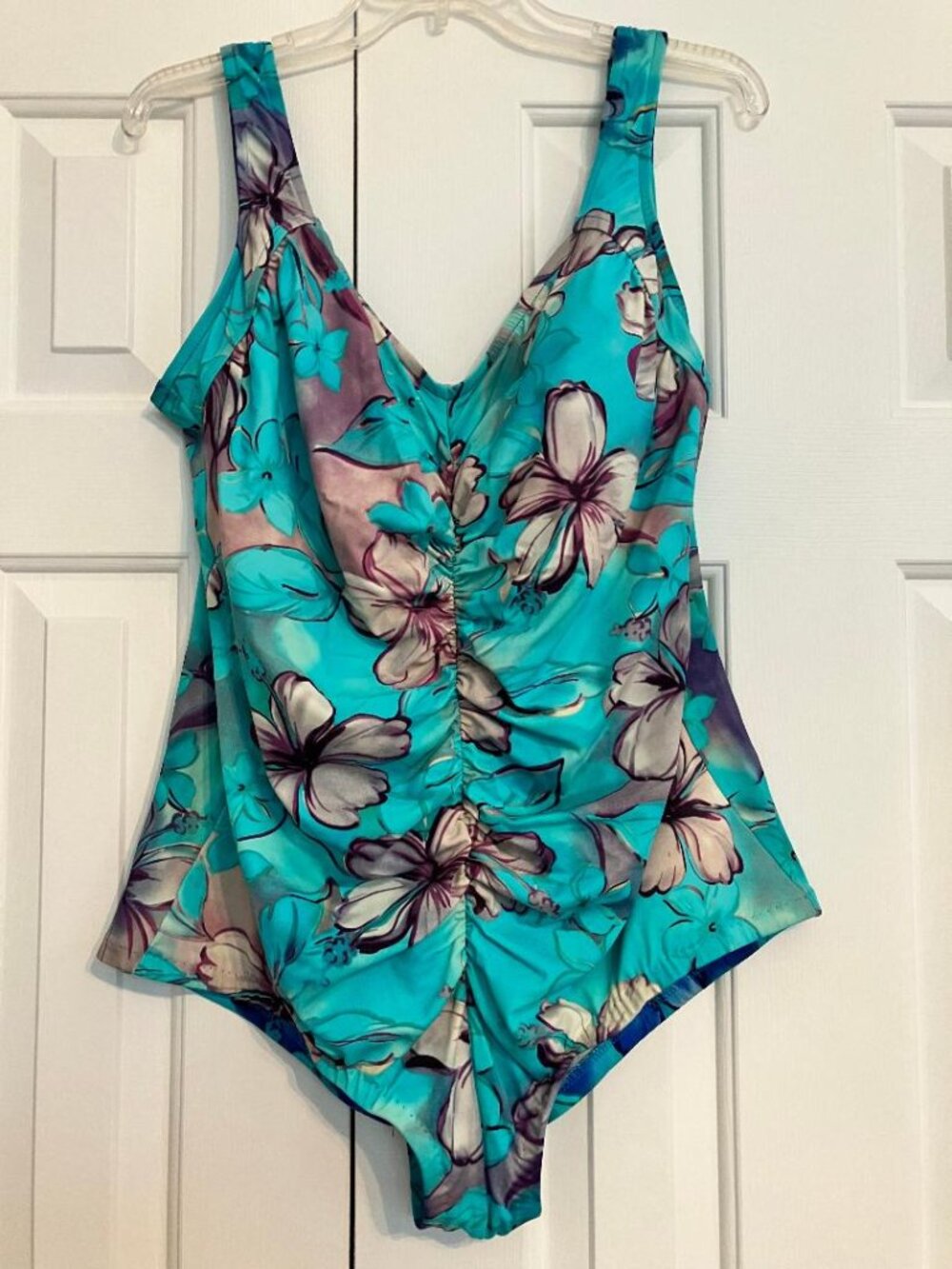 Swinsuit - Woman's Plus size 24